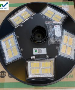 den-tru-nang-luong-mat-troi-500w-tufo-anh-sang-vang