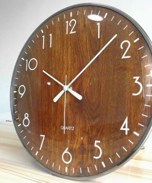 5-mau-dong-ho-van-phong-nen-mua