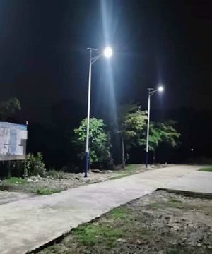 Đèn đường năng lượng mặt trời 200w;