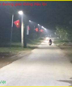 den-nang-luong-mat-troi-600w-lap-duong-giao-thong-zl600