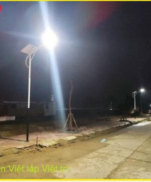den-nang-luong-mat-troi-600w-lap-duong-giao-thong-zl600