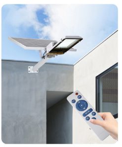den-nang-luong-mat-troi-600w-den-lap-duong-nong-thon-sieu-sang-bc-600a