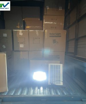 nha-may-san-xuat-den-nang-luong-mat-troi-300w-den-tro-gia-nguoi-ngheo-pnlb-300w