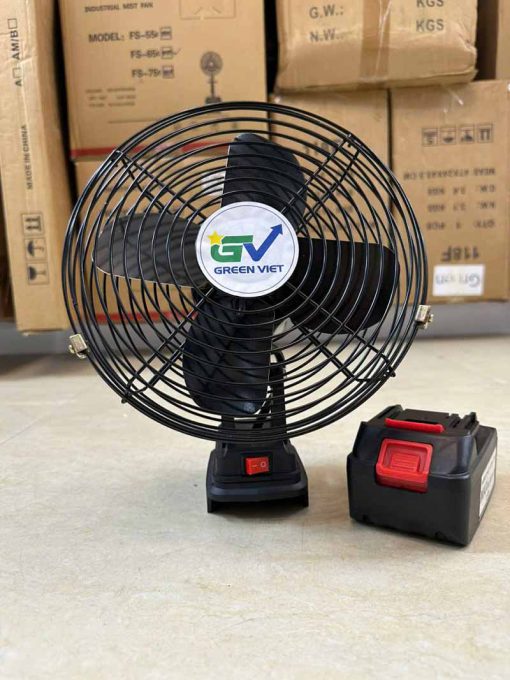 quat-tich-dien-dung-pin-roi-10-cell-48v-co-xoay-hang-totGiới Thiệu Quạt Tích Điện QT021 Quạt tích điện QT021 là sản phẩm tuyệt vời dành cho những chuyến du lịch, cắm trại, picnic hay dùng tại gia đình, văn phòng, công trường. Sản phẩm kết hợp giữa sự bên bì, tiện lợi và hiệu suất cao. Thông Tin Sản Phẩm Quạt Tích Điện 20 Cell Tên sản phẩm: Quạt Tích Điện 20 Cell Dùng Trên 10 Giờ Chân quạt: Chân phổ thông 4cm, vững chắc và dễ dàng sử dụng Tốc độ gió: 2 cấp độ gió linh hoạt (chế độ gió mạnh và nhẹ) Cánh quạt: Cánh sắt sơn tĩnh điện, bền bỉ và dễ dàng vệ sinh Lồng quạt: Lồng bảo vệ bằng sắt sơn tĩnh điện, an toàn cho người sử dụng Màu sắc: Đen, dễ dàng phối hợp với mọi không gian Công suất: 22W, tiết kiệm năng lượng và hiệu suất làm mát cao Đường kính cánh quạt: 19cm, đường kính bao ngoài 22cm Lõi động cơ: Lõi đồng, giúp quạt hoạt động ổn định và bền bỉ Thời gian sử dụng: Từ 8 đến 15 giờ liên tục