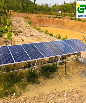 lap-dat-he-thong-pin-nang-luong-mat-troi-4kw