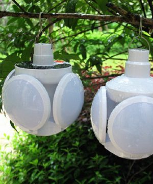 den-bup-nang-luong-mat-troi-4-canh-5-bong-dp42-hinh-trai-bong-dung-thap-sang-trang-tri-ngoai-troi