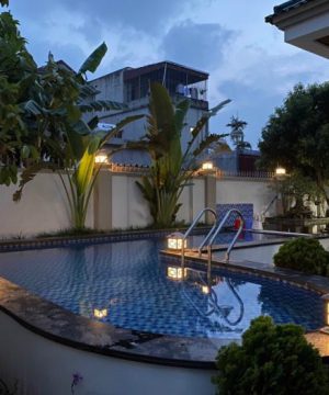 den-tru-cong-nang-luong-mat-troi-moi-2023