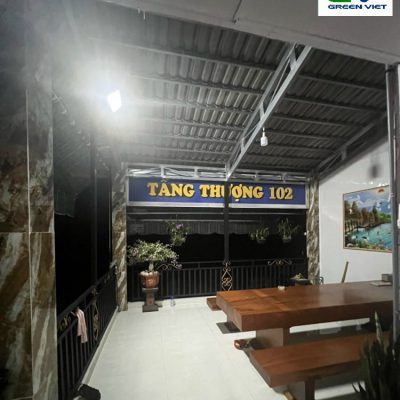 den-nang-luong-mat-troi-dang-pha-lap-cong-trinh-cao-ap-1000w-p1000-mau-moi-2023