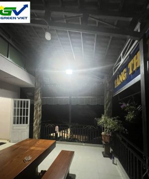 den-pha-nang-luong-mat-troi-sieu-sang-300w-moi-thang-8-n2023