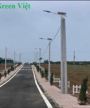 den-nang-luong-mat-troi-200w-dzl200-chieu-sang-duong-di-san-vuon