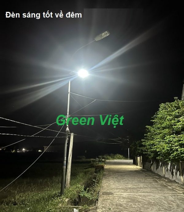 den-nang-luong-mat-troi-400w-san-vuon-duong-di-dcd-400w