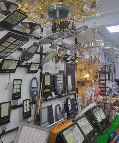 den-nang-luong-mat-troi-cao-cap-200w-dcc11-23-chieu-sang-san-vuon-duong