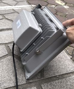 den-pha-hat-nang-luong-mat-troi-150w-ph-150