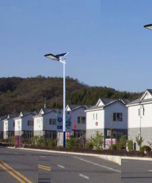 den-nang-luong-mat-troi-300w-z301-chieu-sang-duong-di-va-san-vuon