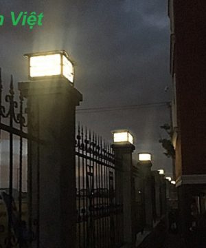 den-tru-trang-tri-cong-va-tuong-rao-bang-nang-luong-mat-troi-ttch01