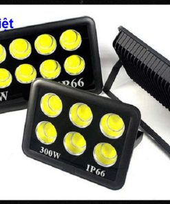 den-pha-led-500w-lap-san-bong-da-nha-kho-cao-cap