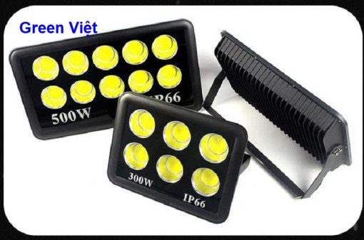 den-pha-led-500w-lap-san-bong-da-nha-kho-cao-cap