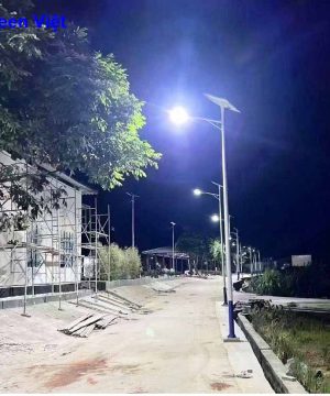 den-phi-thuyen-600w-nang-luong-mat-troi-pt600