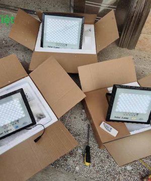 den-nang-luong-mat-troi-200w-dpcl200-chong-hoa-mat