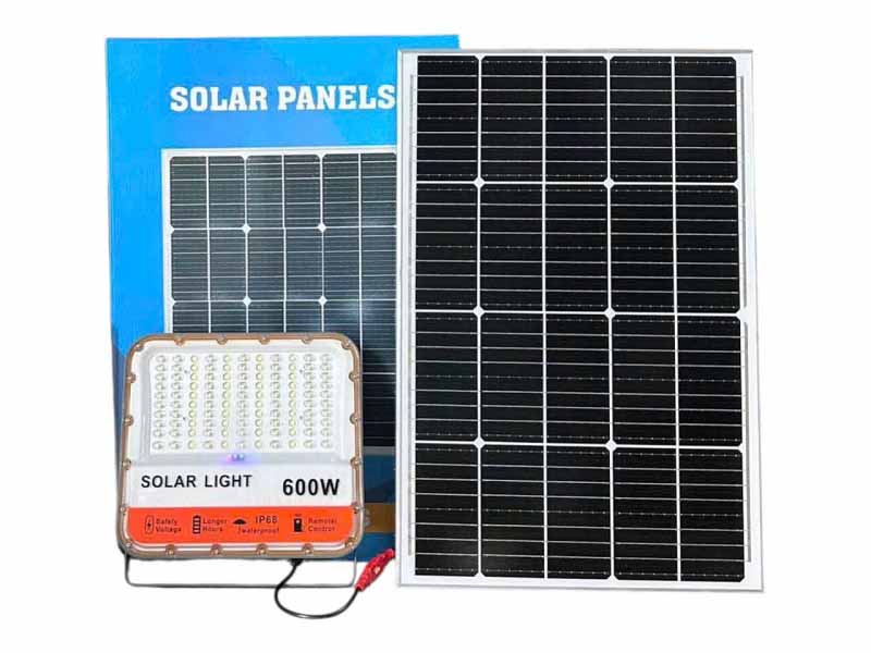 Đèn Led Năng Lượng Mặt Trời 600W den-led-nang-luong-mat-troi-600w-gv600-cao-cap