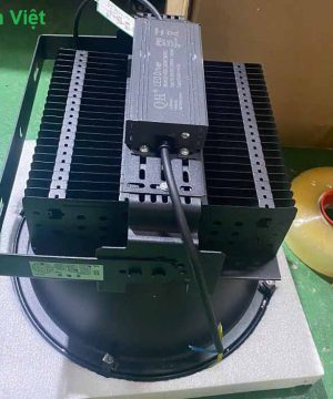 den-pha-led-cau-thap-200w