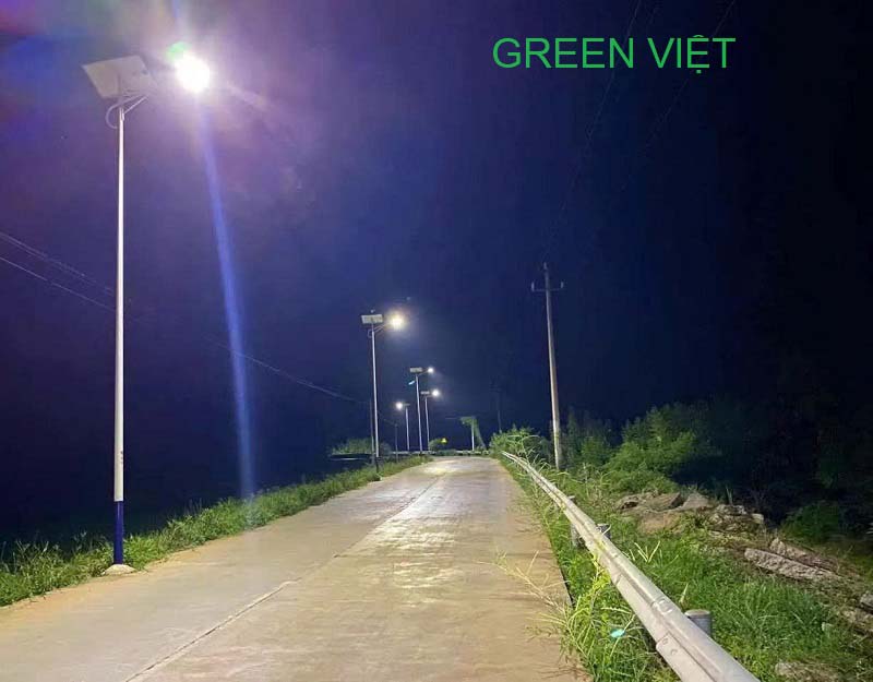 Đèn Công Trình Năng Lượng Mặt Trời 300W den-cong-trinh-nang-luong-mat-troi-300w-gh-300