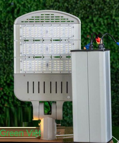 den-duong-nang-luong-mat-troi-80w-da-80-lap-du-an