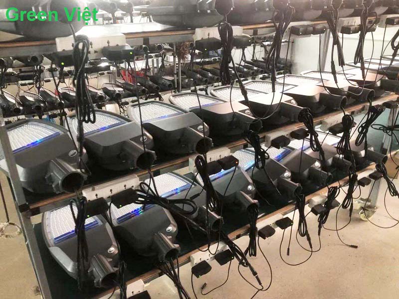 Đèn năng lượng mặt trời lắp dự án den-nang-luong-mat-troi-lap-du-an-moi-nhat-2026