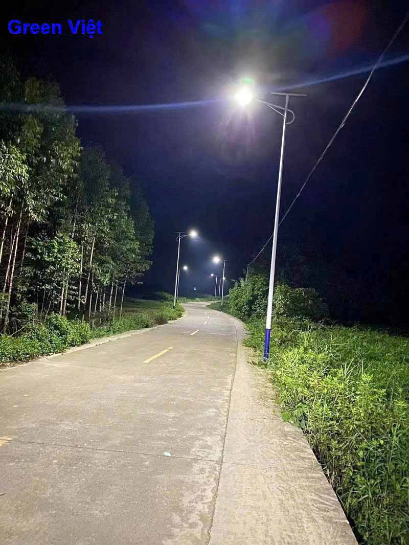 Đèn Năng Lượng Mặt Trời den-nang-luong-mat-troi-ltl-100-100w-cao-cap