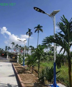 den-nang-luong-mat-troi-pin-roi-pl-100-100w