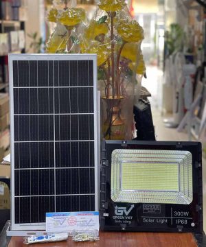 gia-den-pha-nang-luong-mat-troi-green-viet-moi-2026