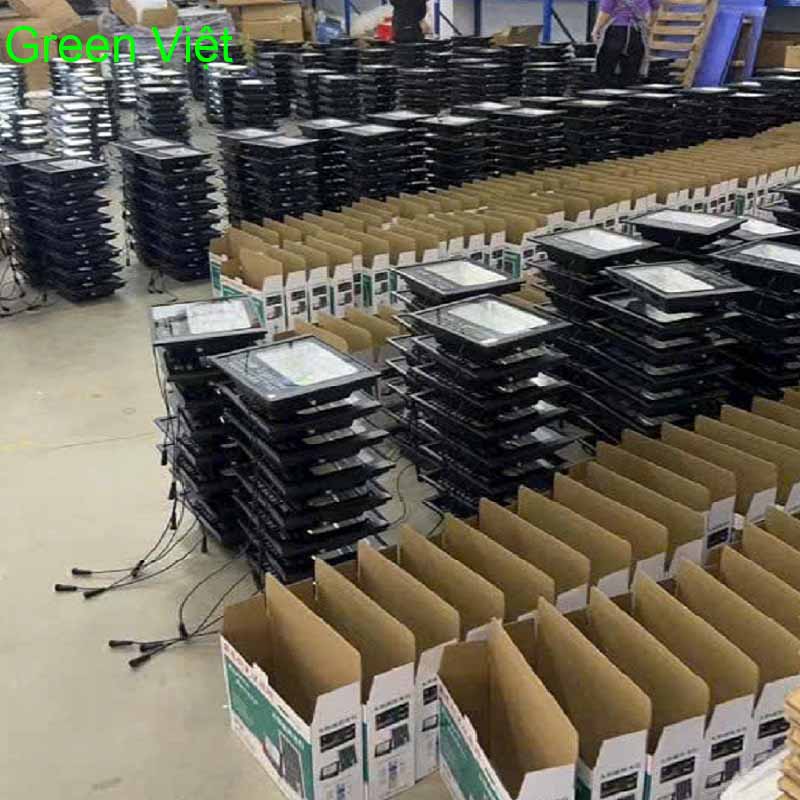 Giá đèn pha năng lượng mặt trời mới gia-den-pha-nang-luong-mat-troi-green-viet-moi-2026