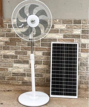 quat-cay-nang-luong-mat-troi-d18