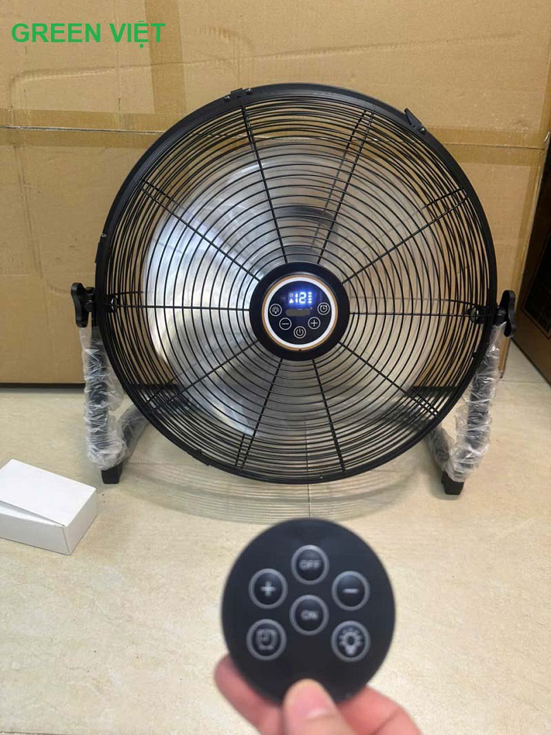 quat-nang-luong-mat-troi-q-16k-co-khien